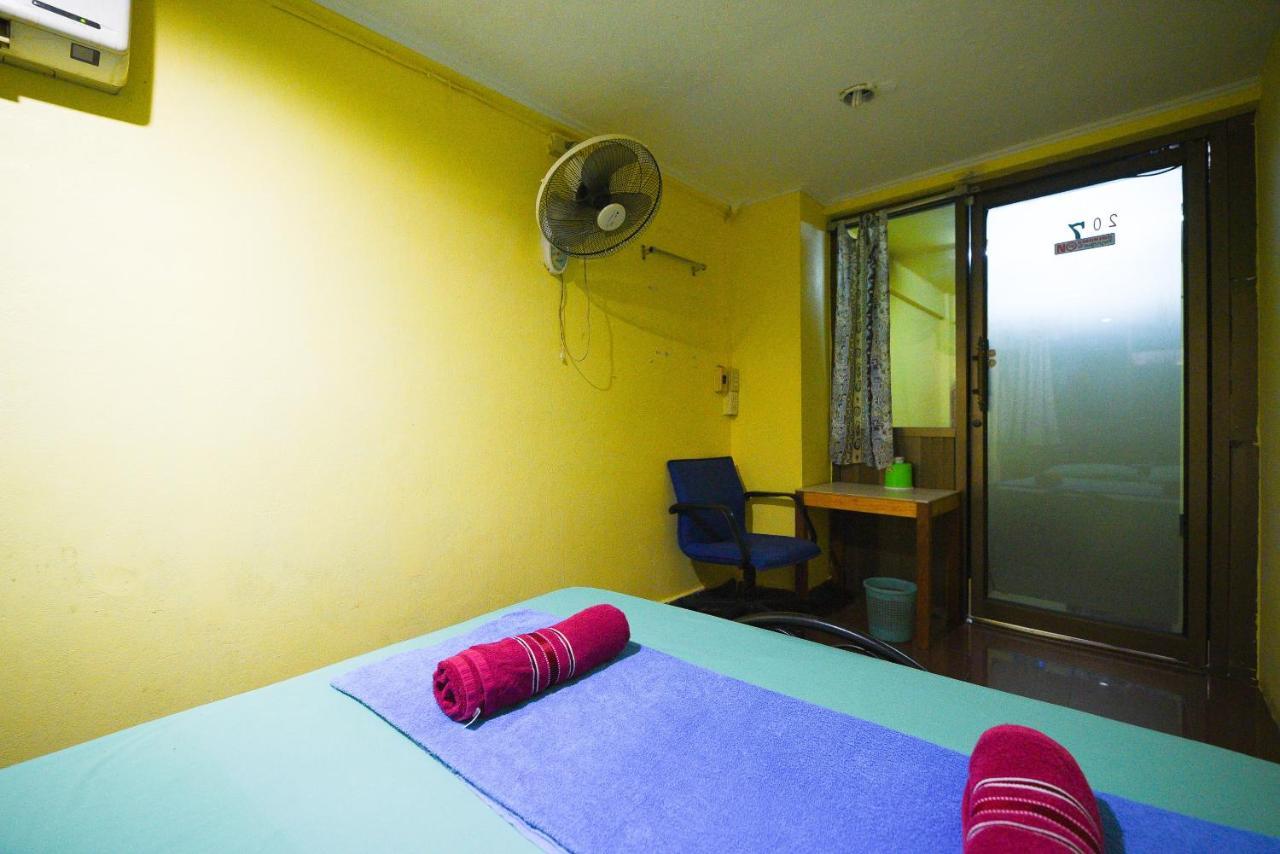 Oyo 938 Place Inn Bangkok Exterior photo